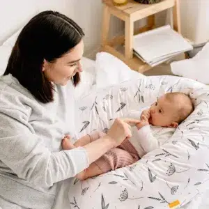 Poduszka relaksacyjna z nadrukiem Ammi+ white - Materac dla dziecka i niemowlaka Ammi 06 1080x1080 1 jpg e1706276271874 - Materac dla dziecka i niemowlaka