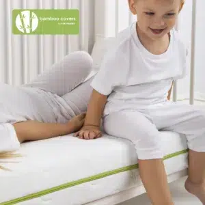 Bamboo materace lifestyle siedzacy chlopiec - Materac dla dziecka i niemowlaka