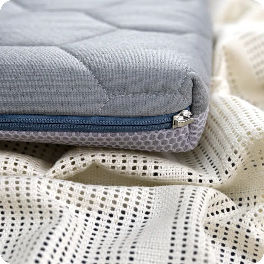 Materac turystyczny travel 3D - Materac dla dziecka i niemowlaka materac turystyczny travel 3D bezpieczny zamek